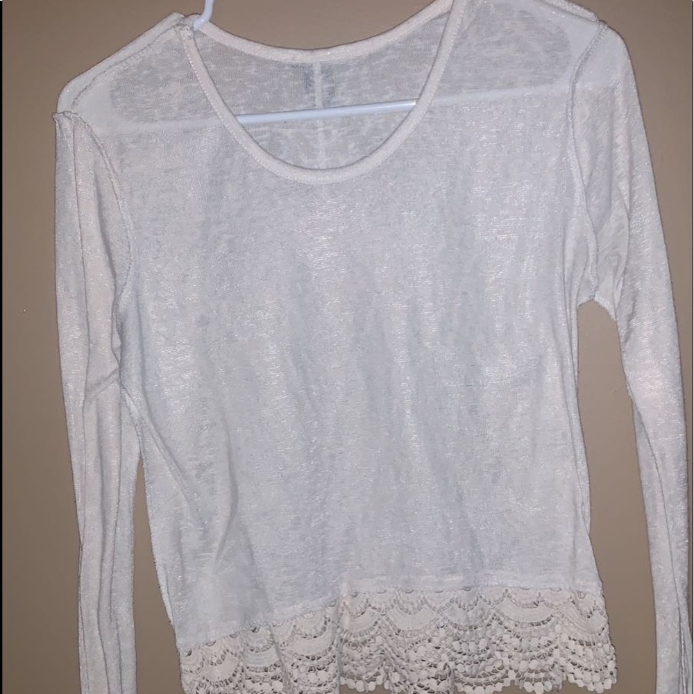 Size small long sleeve cropped shirt!!